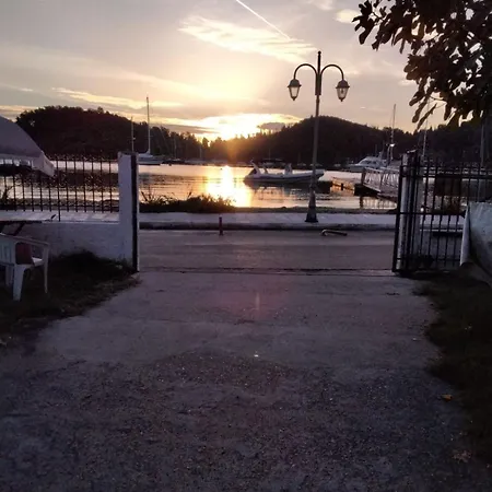 Daire A3 - Tzitzifo Nydri (Lefkada)